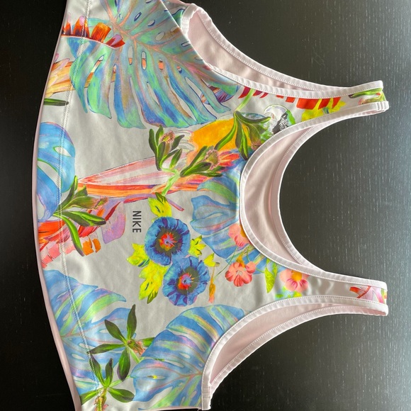 2/$15.Nike crop top sz S - Picture 2 of 4